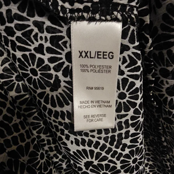 Sleeveless Black and White Patterned Top NWOT - Picture 4 of 4